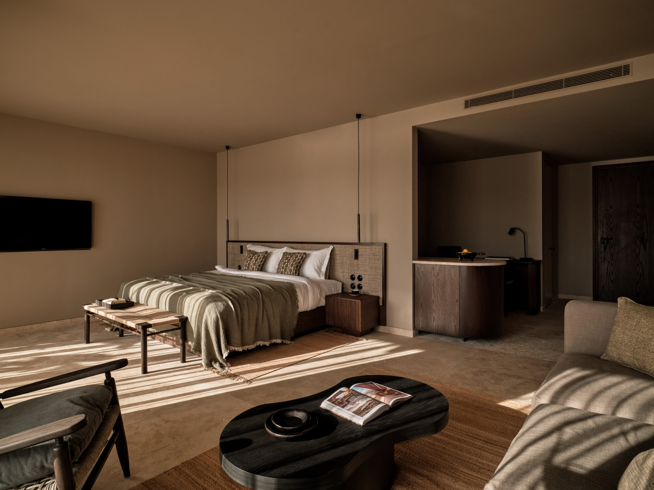 OKU-BODRUM_Deluxe-Suite_Private-Pool_14811_LowRes